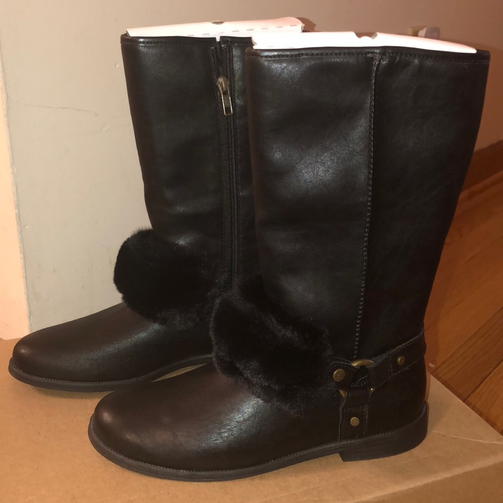 Ugg’s women’s size 8 black boots